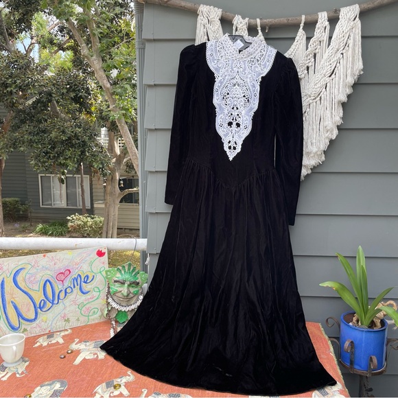 Vintage Jessica McClintock Wednesday Adam’s Wedding Gown Dress - Picture 2 of 15